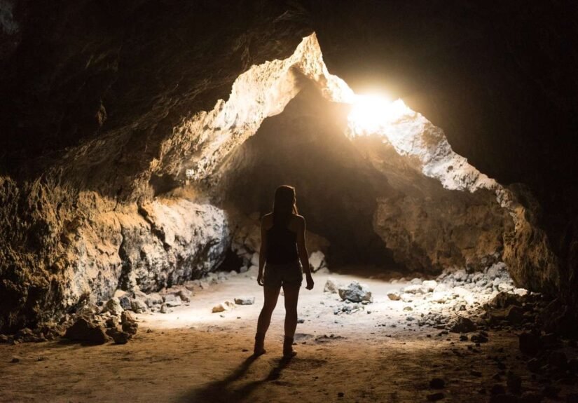 light-girl-sun-woman-formation-cave-42727-pxhere.com